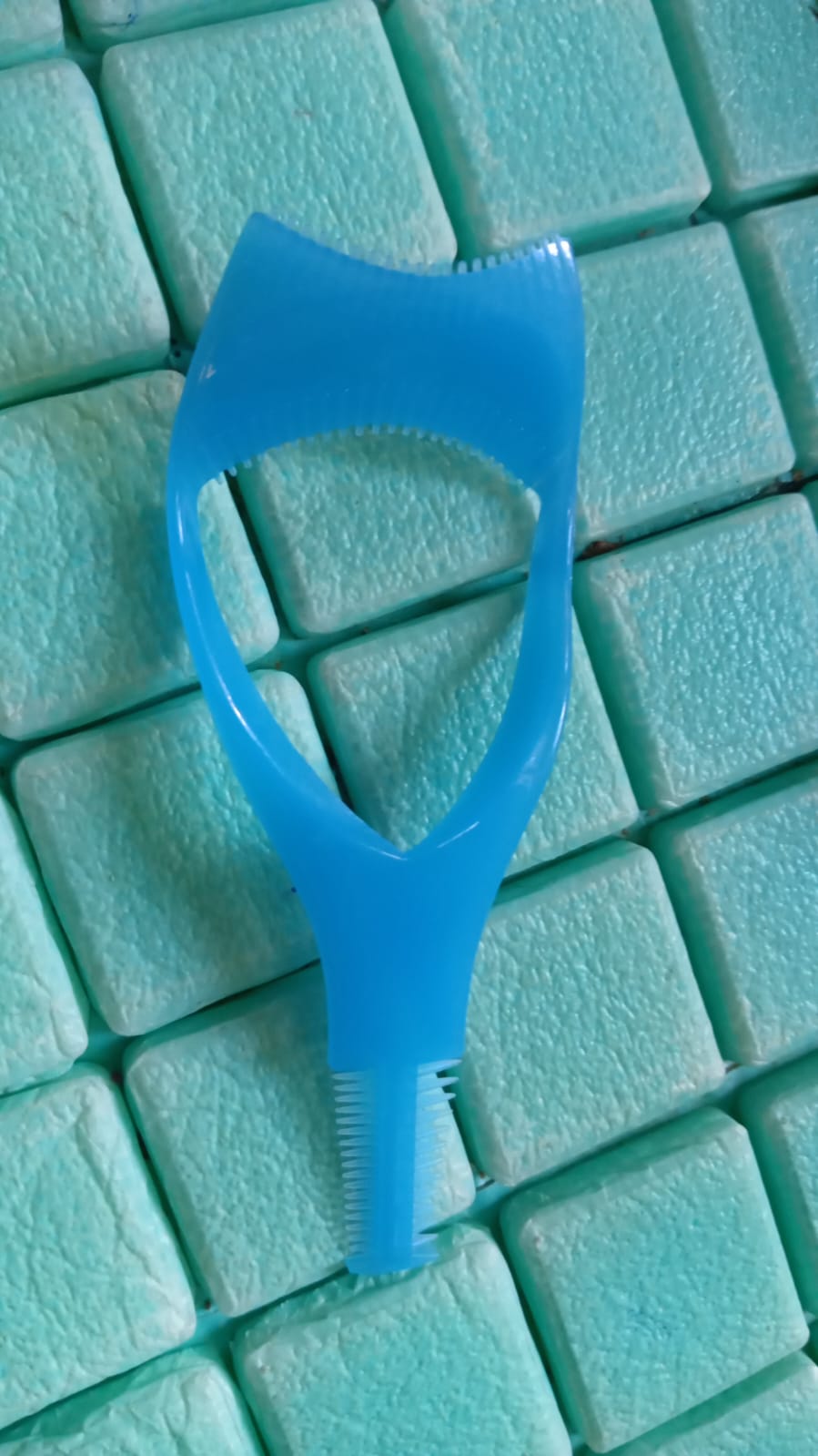 3-in-1 Plastic Eyelash Tool: Mascara Guide, Brush & Curler (1 Pc) 3-in-1 Plastic Eyelash Tool: Mascara Guide, Brush & Curler (1 Pc)